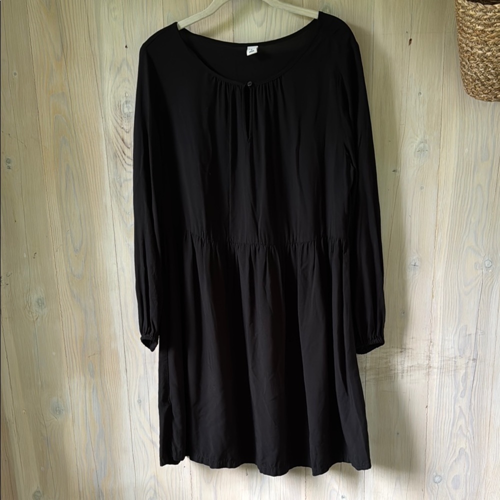 Old Navy Black Dress Size M